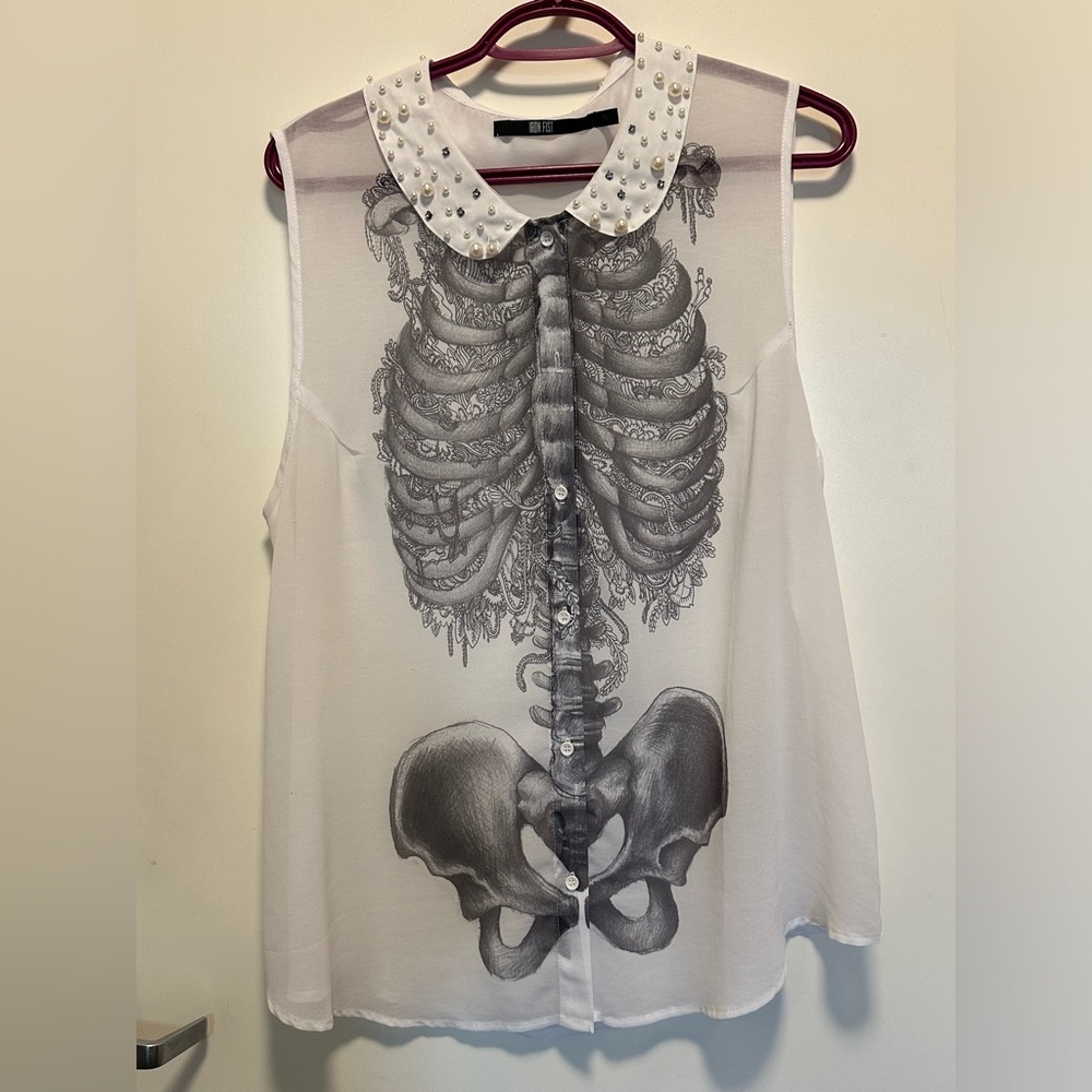 Sheer Ribcage print Sleeveless Blouse